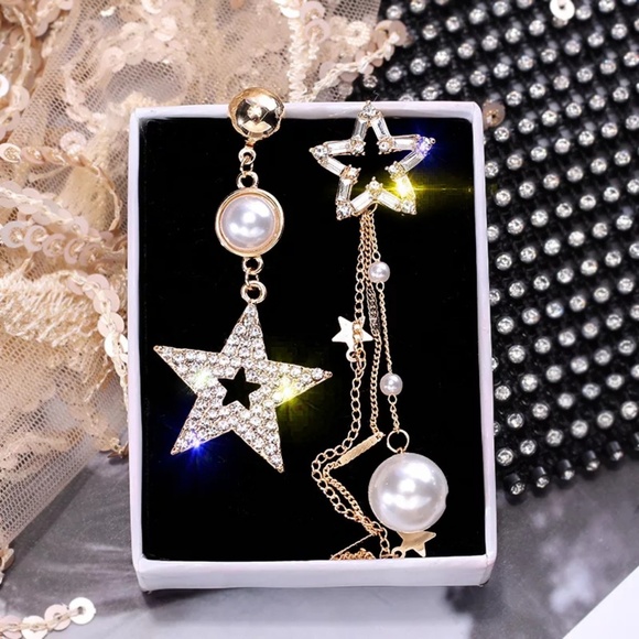 Jewelry - 💎Luxury crystal star dangle earrings